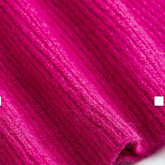 NWT Off-the-shoulder Bodycon Knit Mini Dress Barbie Margot Robbie Wolf of Wall - Picture 9 of 9